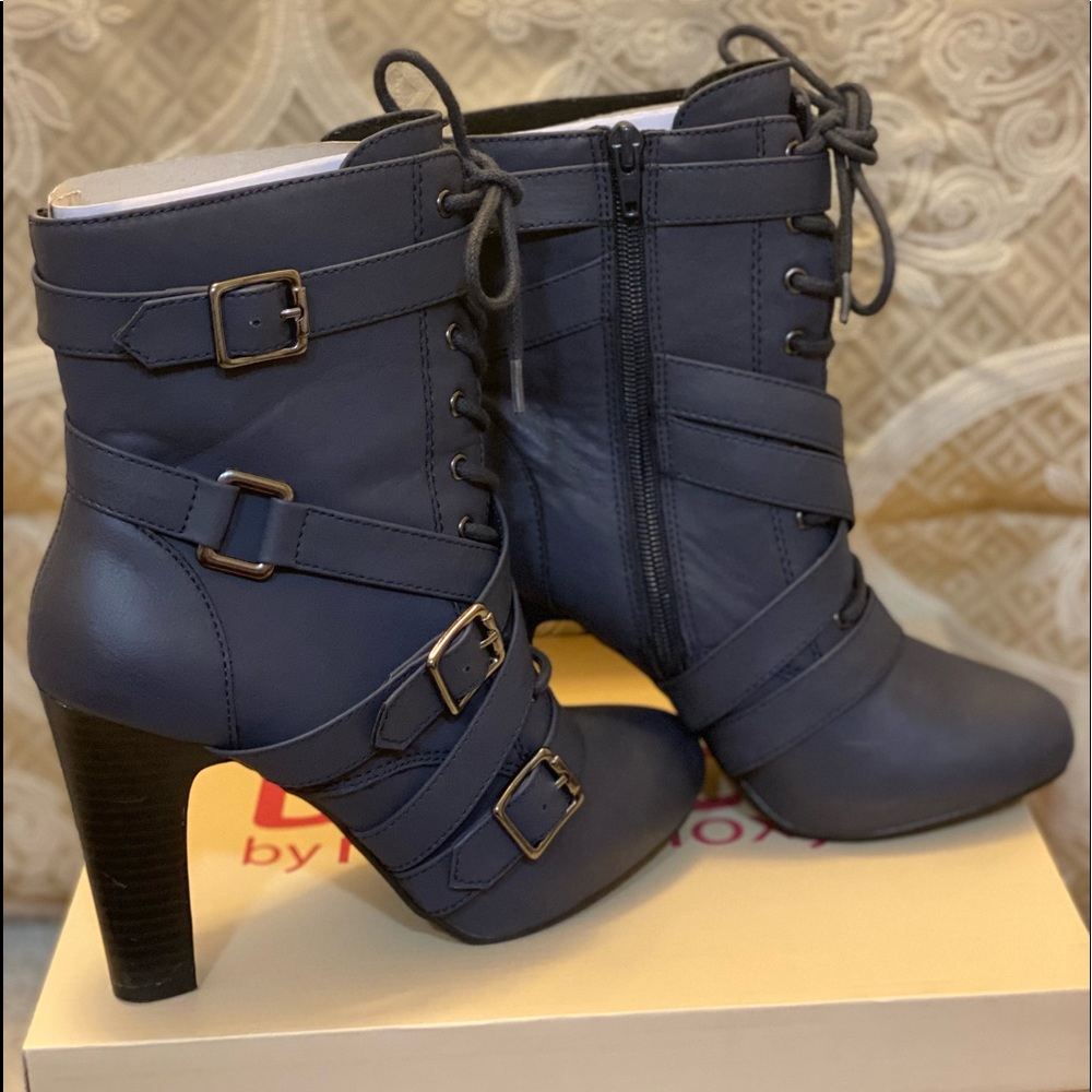 (LIGHTLY USED) Dark Gray Platform High Heel Boots.